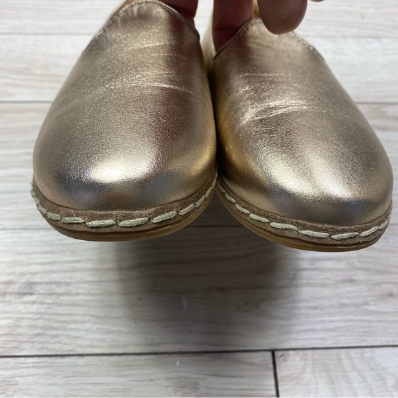 Charix Gold Women's Loafers - Picture 5 of 11